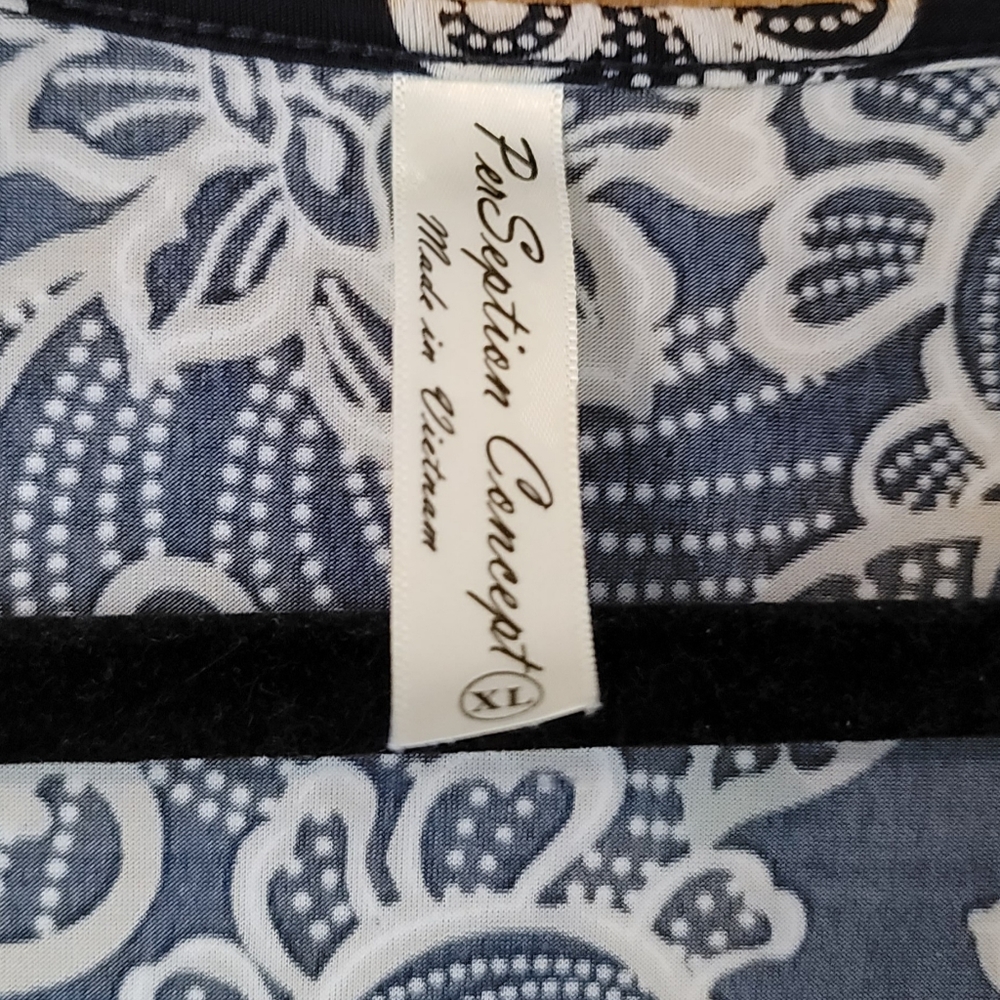 Blouse - Picture 3 of 4